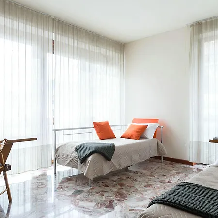 Piazza Cavour View - Bymyhomeincomo דירה *