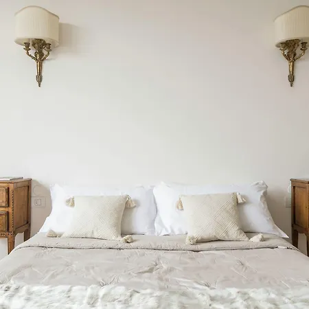 Piazza Cavour View - Bymyhomeincomo * קומו