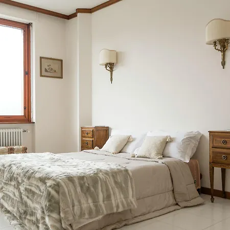 Piazza Cavour View - Bymyhomeincomo * קומו