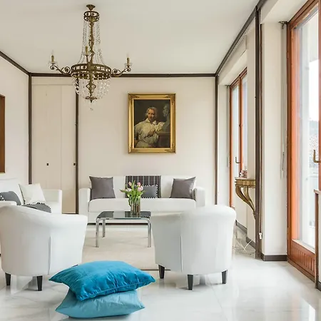 Piazza Cavour View - Bymyhomeincomo דירה *