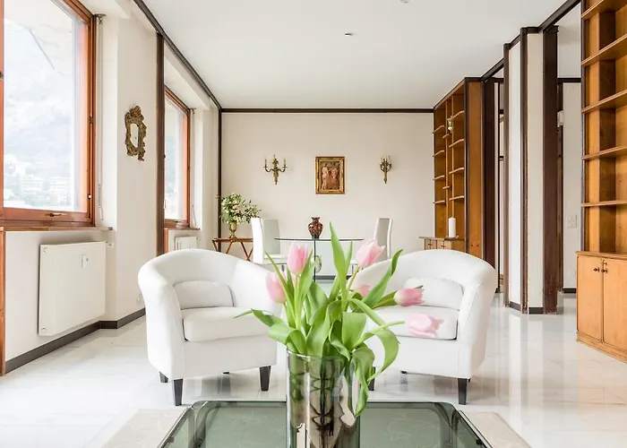 Apartment Piazza Cavour View - Bymyhomeincomo *